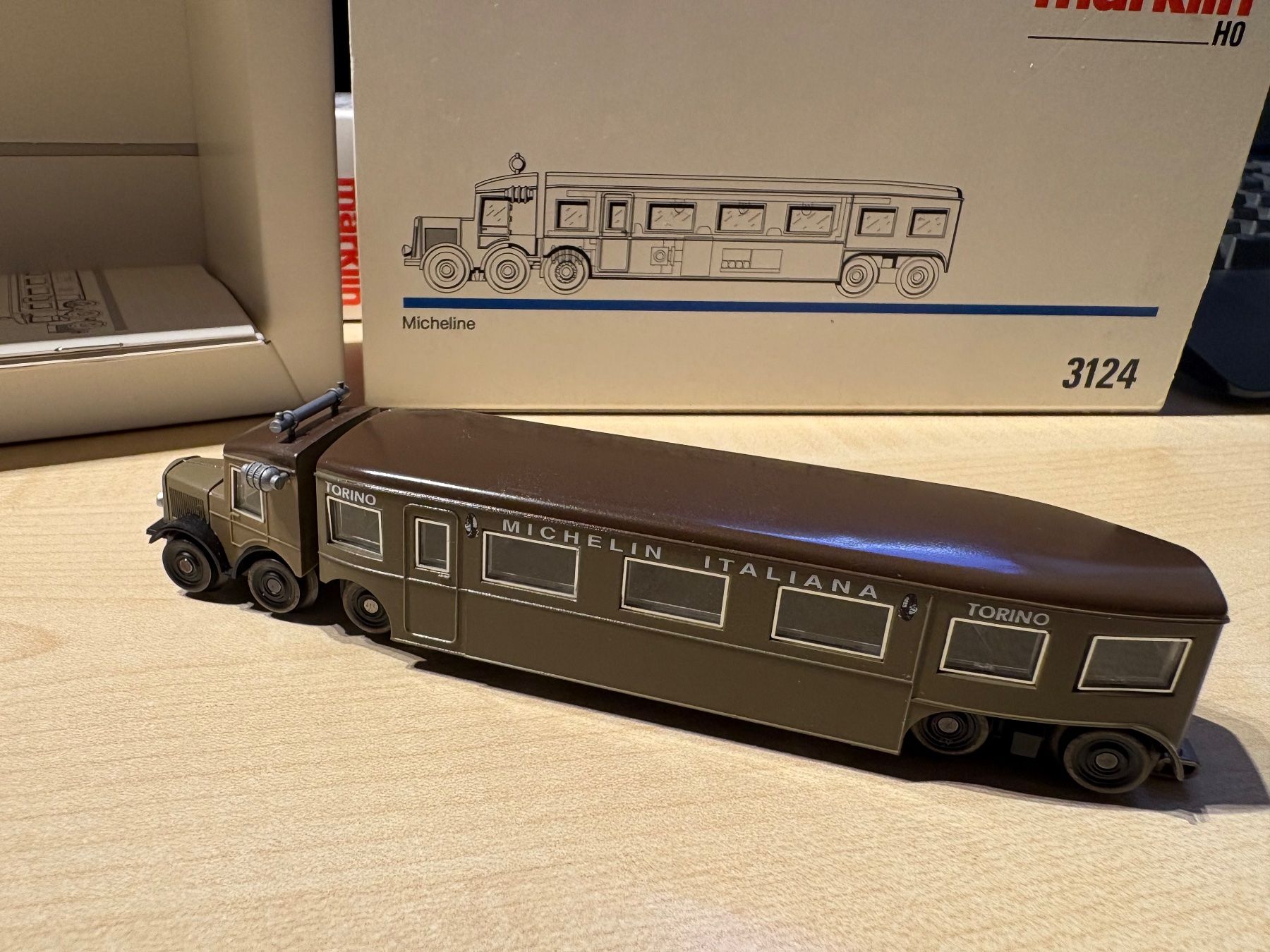 Märklin Trains électriques: Maerklin 3124  Micheline – Neuf avec emballage d'origine à Corcelles Payerne par Pierre66