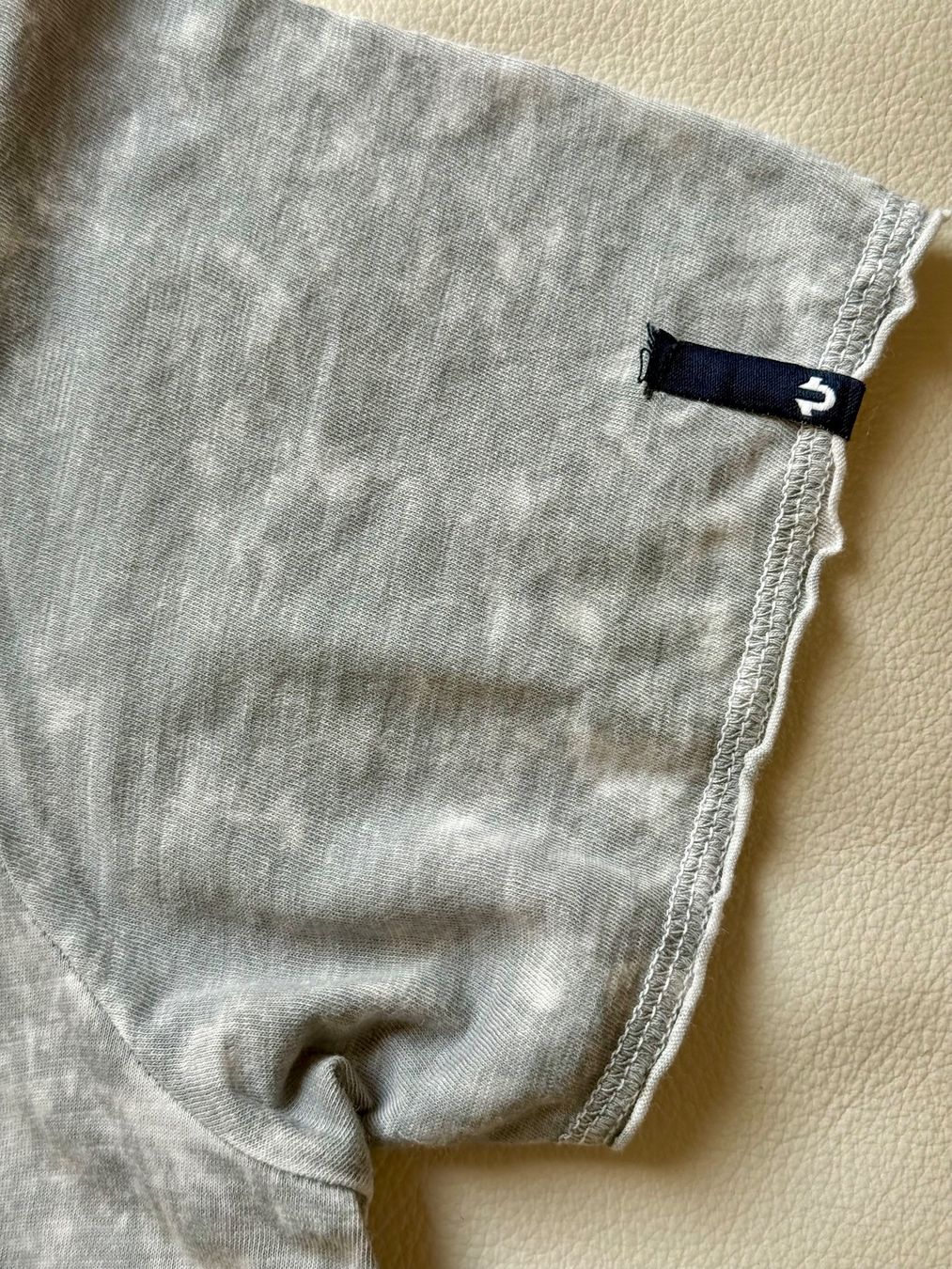 True Religion T-Shirts: TRUE RELIGION T-Shirt Grösse S – Gebraucht aus Brüttisellen von eic_bwt5 3
