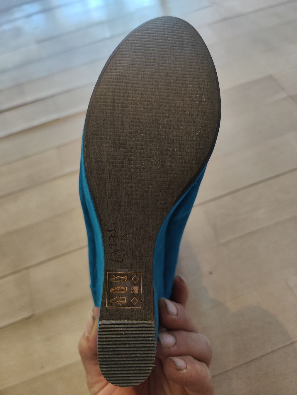 Scarpe da donna: Trendige Winter Keilstiefel Gr. 39 Fellfutter – Nuovo e nell'imballaggio originale da Wald ZH venduto da chlinicaro 2