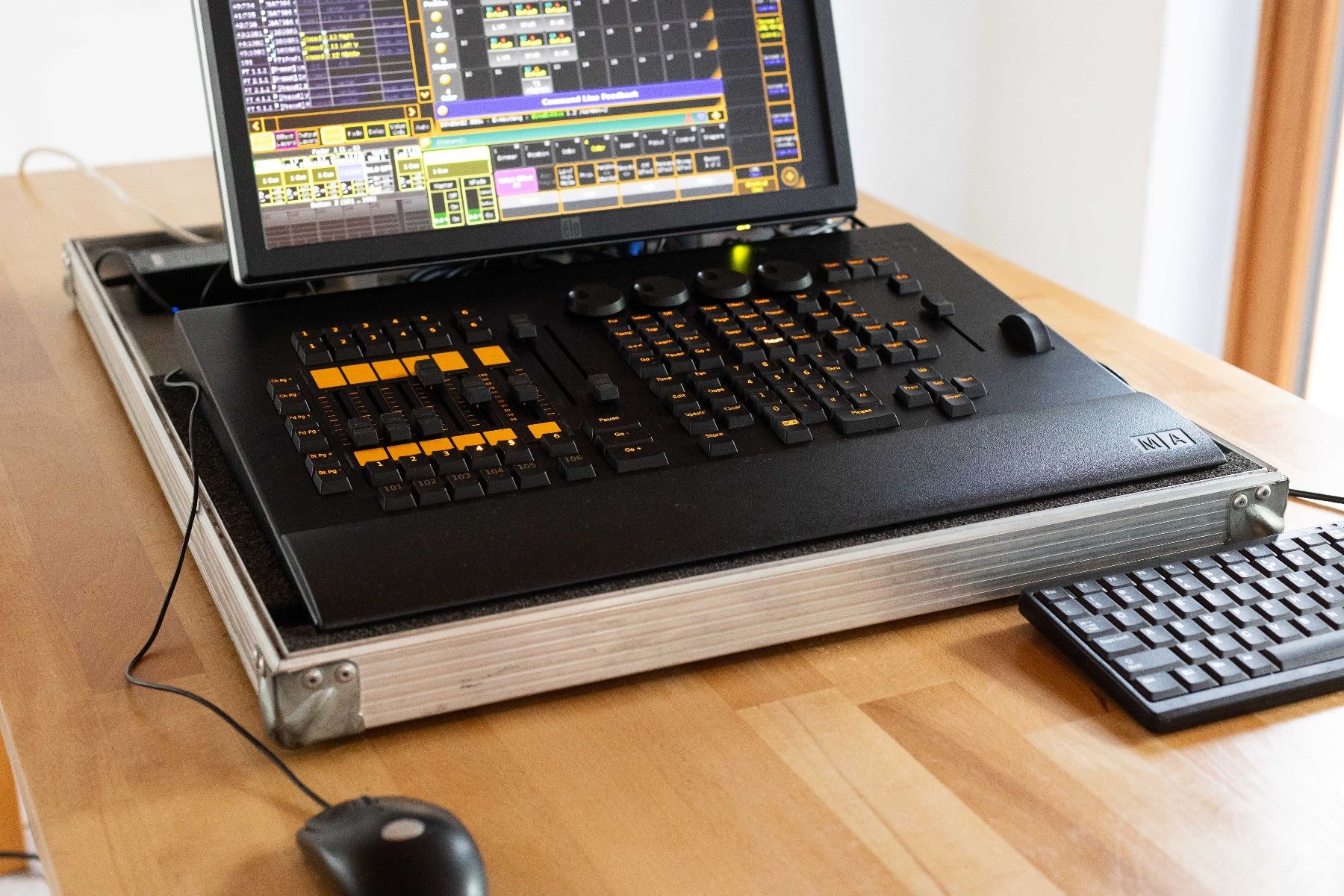Console di mixaggio: Grand MA 2 onPC command wing inkl. Touchscreen, MA Lightning – Usato da Stettfurt venduto da 2442