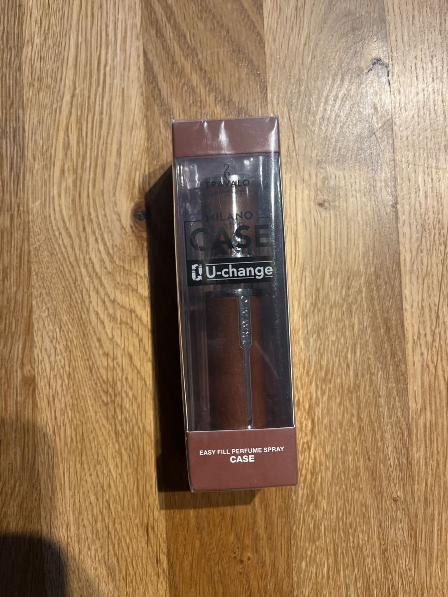 Flacons: Travalo Milano Parfumzerstäuber braun in Leder – Neu und originalverpackt aus Goldingen von Thomas.Perrin