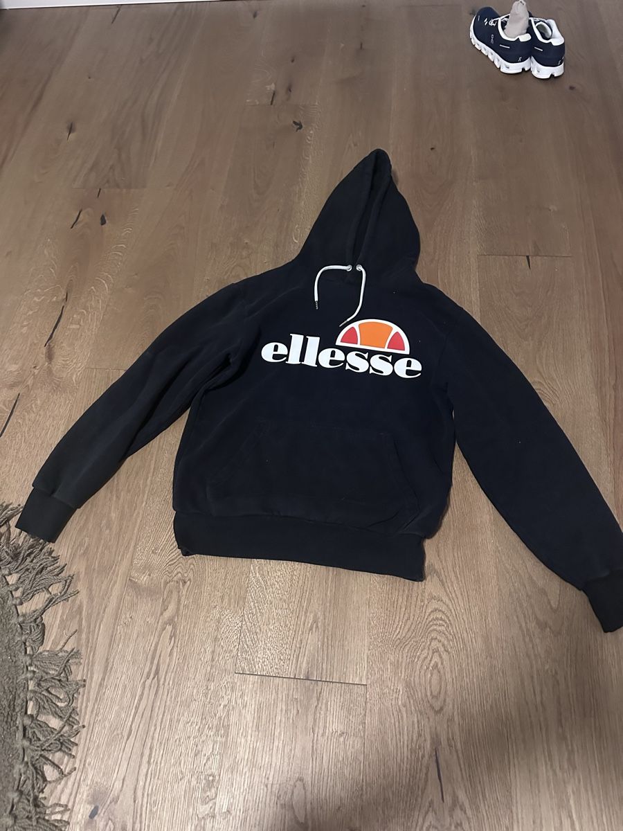 Ellesse Pulls & Sweat-shirts: Pullover ellesse / Grösse M – D'occasion à Konolfingen par Noelle_Bachmann
