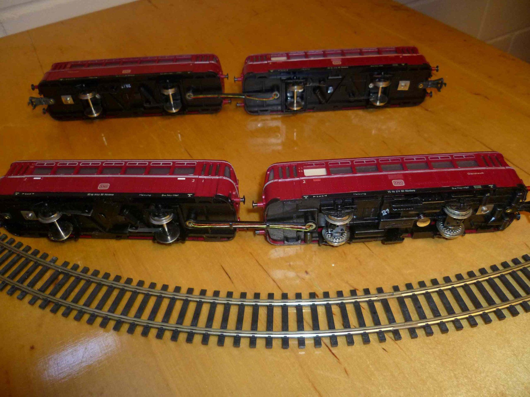 Fleischmann Modelleisenbahnen: DB Schienenbus & 2 Beiwagen DC H0 – Gebraucht aus Rickenbach BL von umro11 2