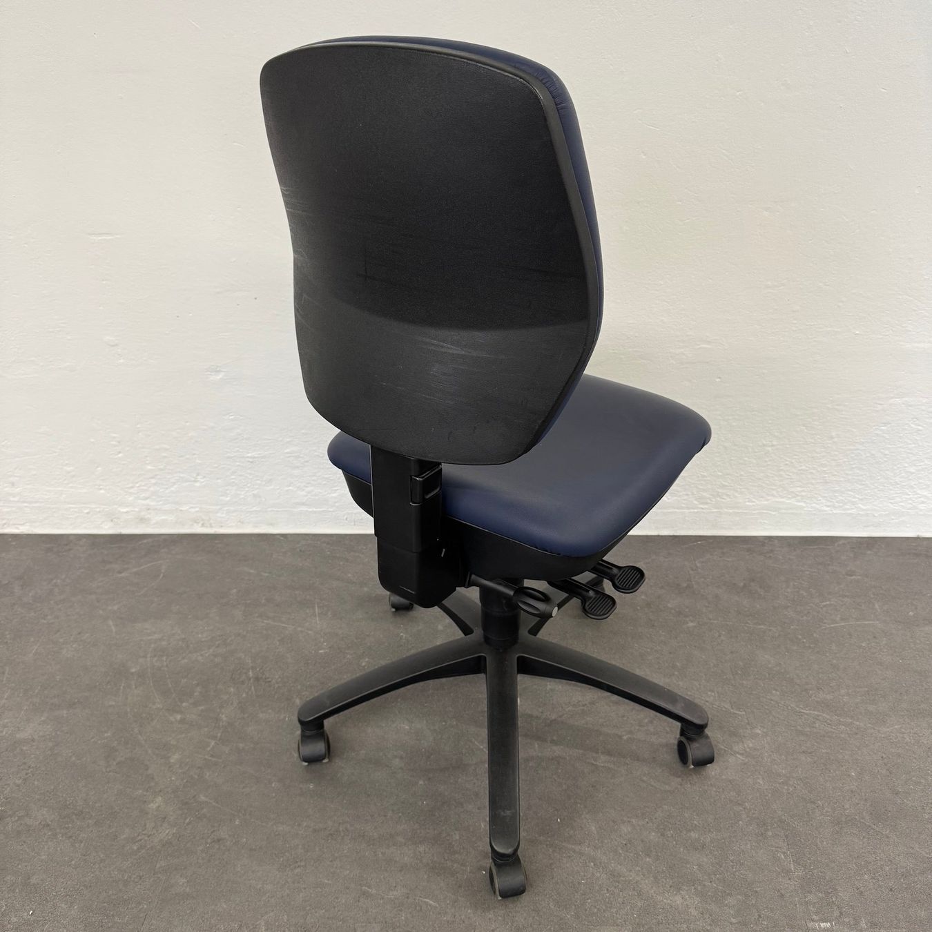 Sedie: Dauphin Classic Arbeitsdrehstuhl – Usato da Schönenwerd venduto da mcofficeshop 3