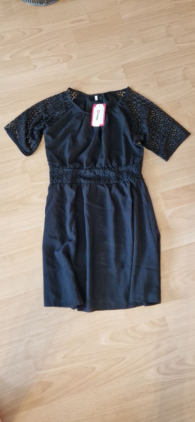 Vestiti: Kleid Schwarz mit Spitze Grösse S mit Etikett – Nuovo (secondo la descrizione) da Rüfenacht BE venduto da Loeti1992