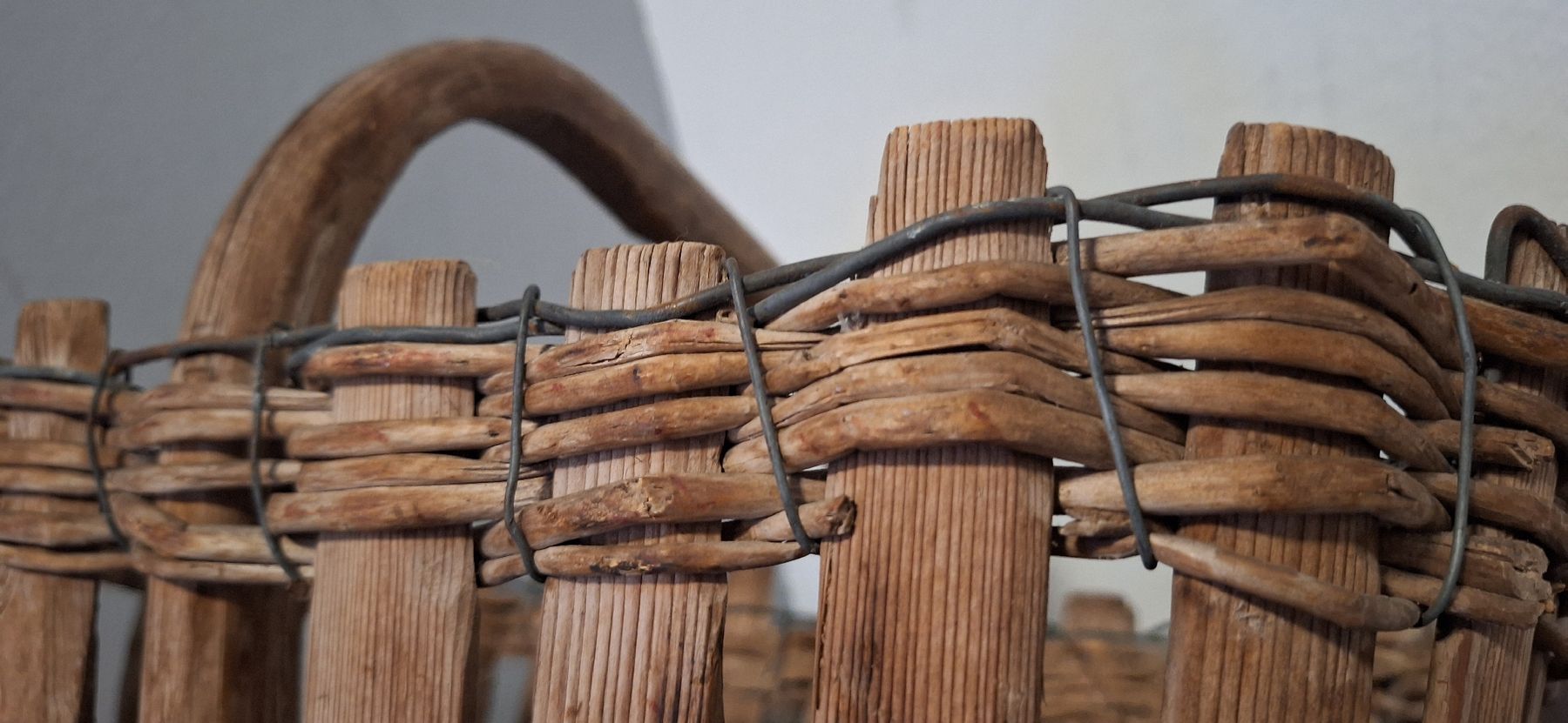 Altro in Antiquarato & Arte: handgefertigter, Holzkorb,/ Korb, antik – Usato da Emmenbrücke venduto da abu_9mj8 6