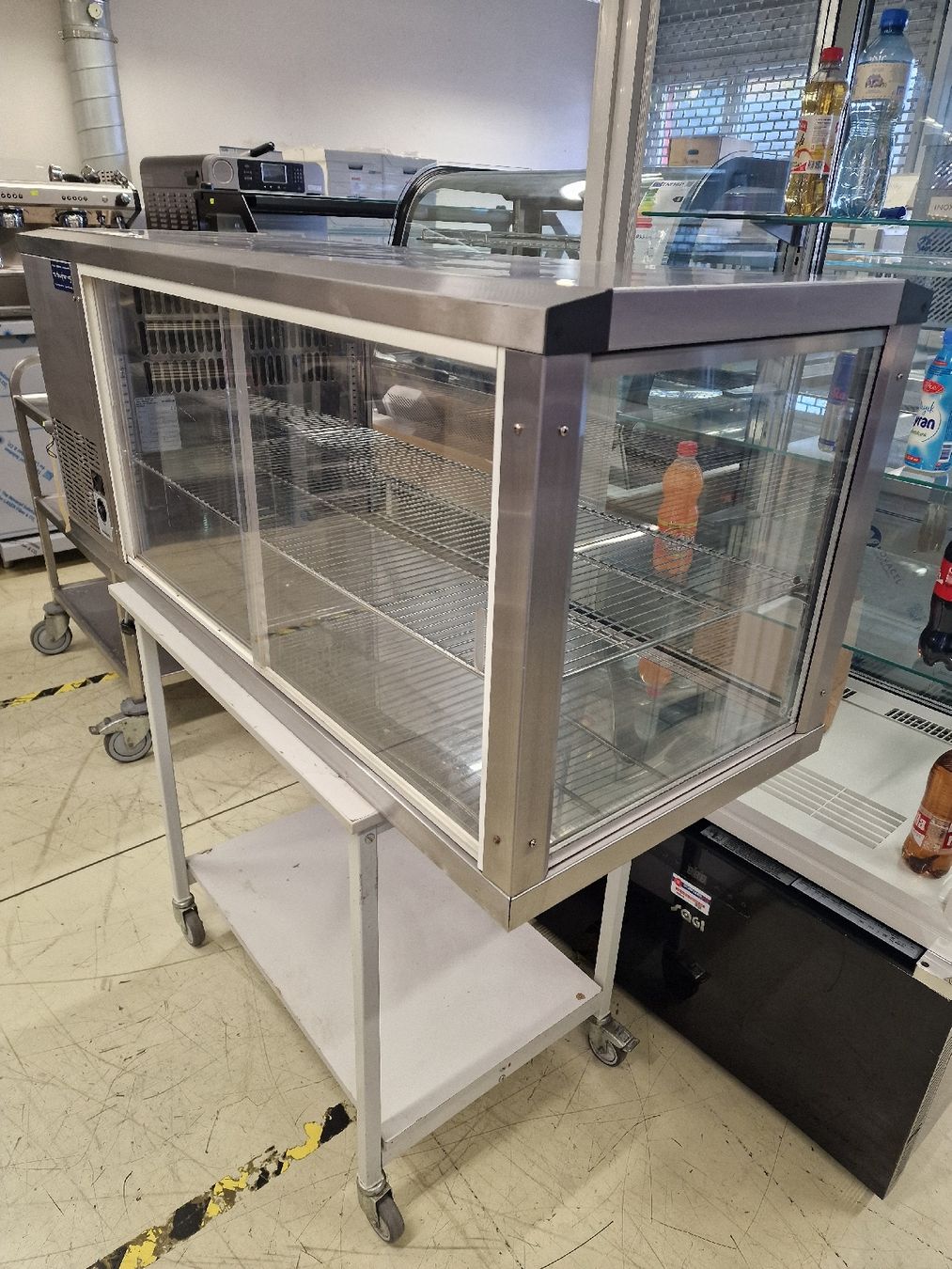 Allestimento di negozi e stand fieristici: Kühlvitrine – Usato da Niederwangen BE venduto da HasGastrobedarf 2