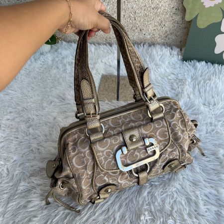 Tasche Guess Damier beige 33x23cm guter Zustand