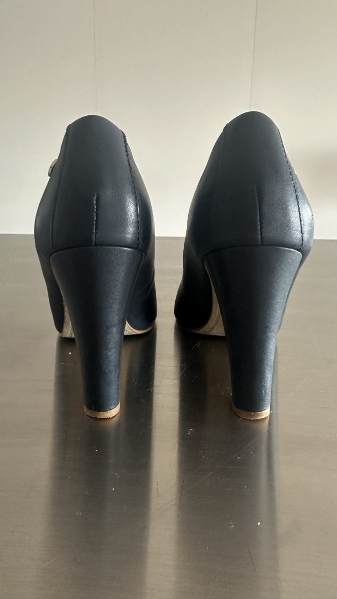 Tommy Hilfiger Damenschuhe: Dunkelblaue Tommy Hilfiger Pumps Gr. 38 – Gebraucht aus Zürich von zue_b7gf 2