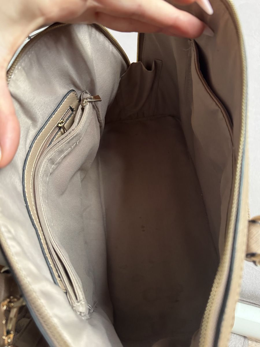 Borse da donna: Sac à main élégant et spacieux – Usato da Auvernier venduto da big_7srg 4