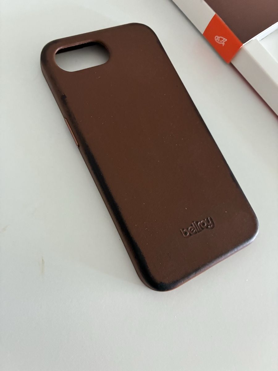 Bellroy Covers & Schutzfolien: Bellroy iPhone 16e Cover -Braun Leder- gebraucht- – Gebraucht aus Kreuzlingen von joeyjoey 1