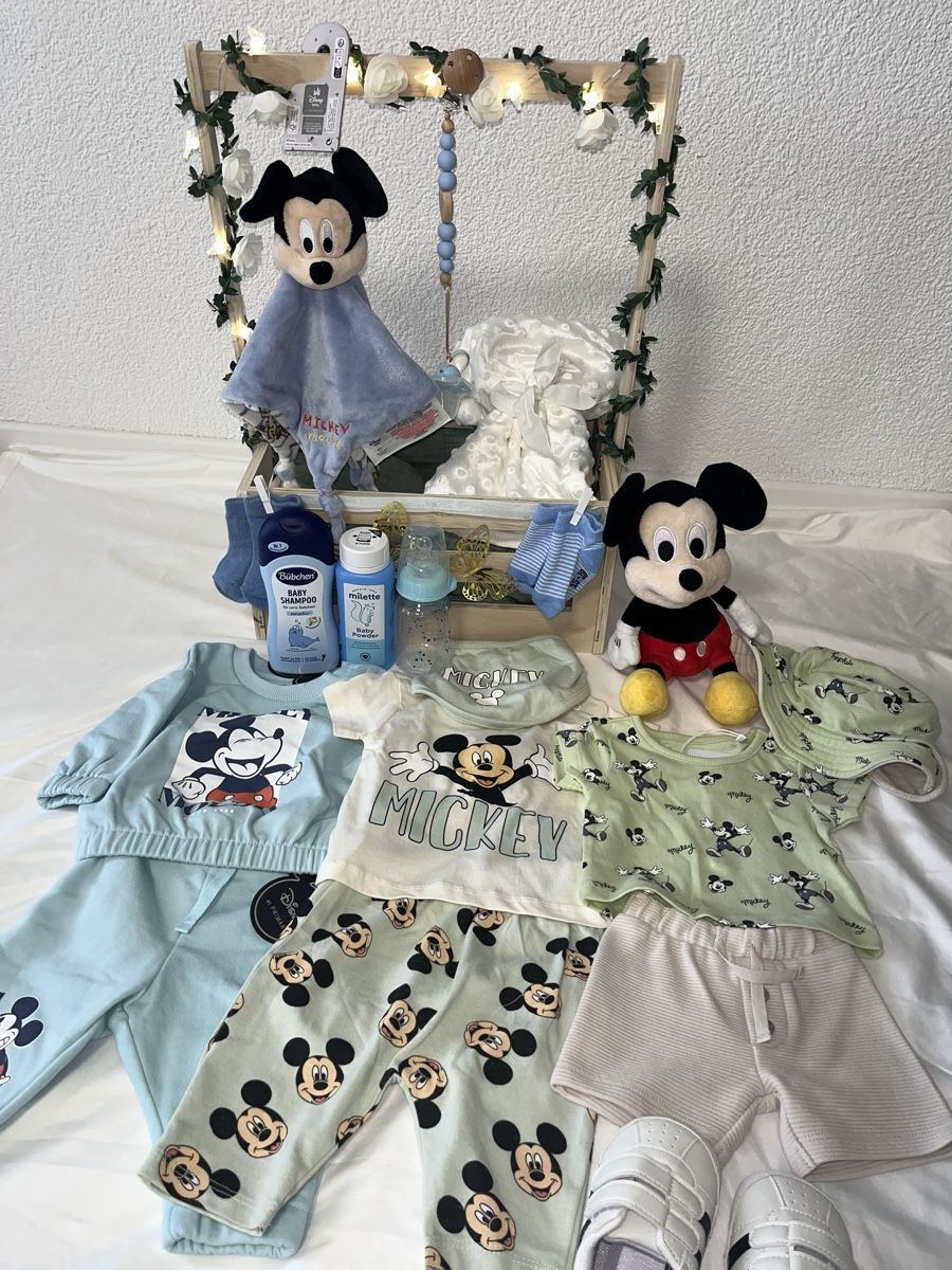 Lotti & Set di vestiti: Mickey Mouse Baby Geschenkset – Nuovo e nell'imballaggio originale da Eschlikon TG venduto da murati123 5