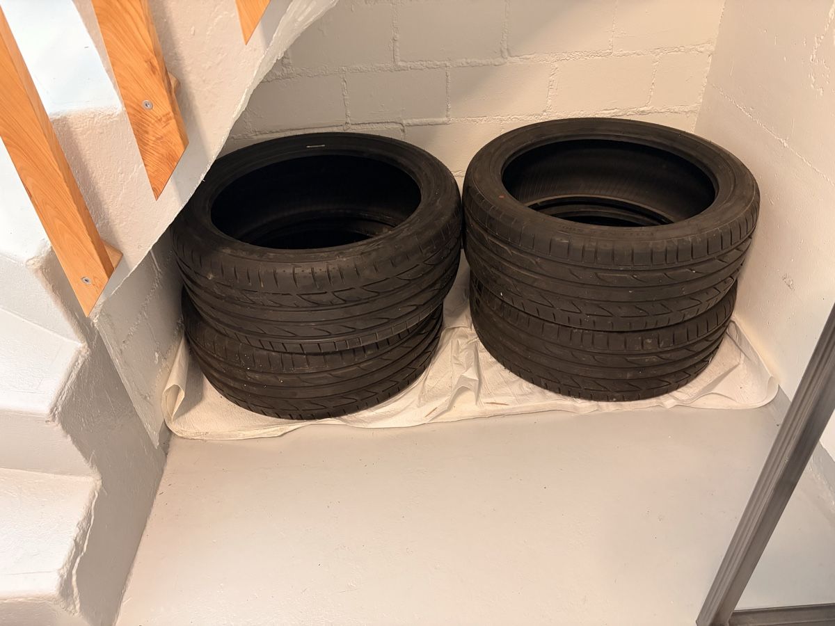 Autres accessoires p. véhicule: Bridgestone 225/40/18 – D'occasion à Mümliswil par -Dave 2