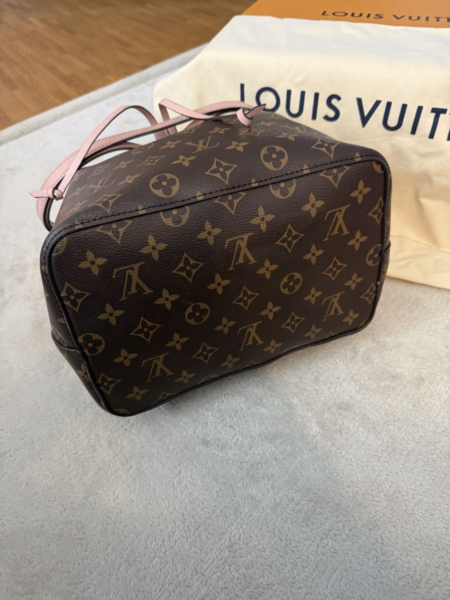 Louis Vuitton Borse da donna: Louis Vuitton NeoNoe Rosé Poudre Full Set!  – Usato da Horn venduto da Mustang12 3