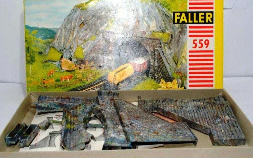 Faller Modellini di ferrovie: FALLER 559 H0: Tunnelportal, auch E-Loks, 1- oder 2-spurig – Nuovo e nell'imballaggio originale da Brüttisellen venduto da Rentner44zh 1