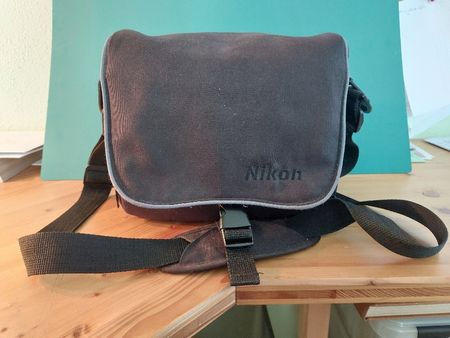 Nikon Kameratasche schwarz gute Aufteilung gebraucht