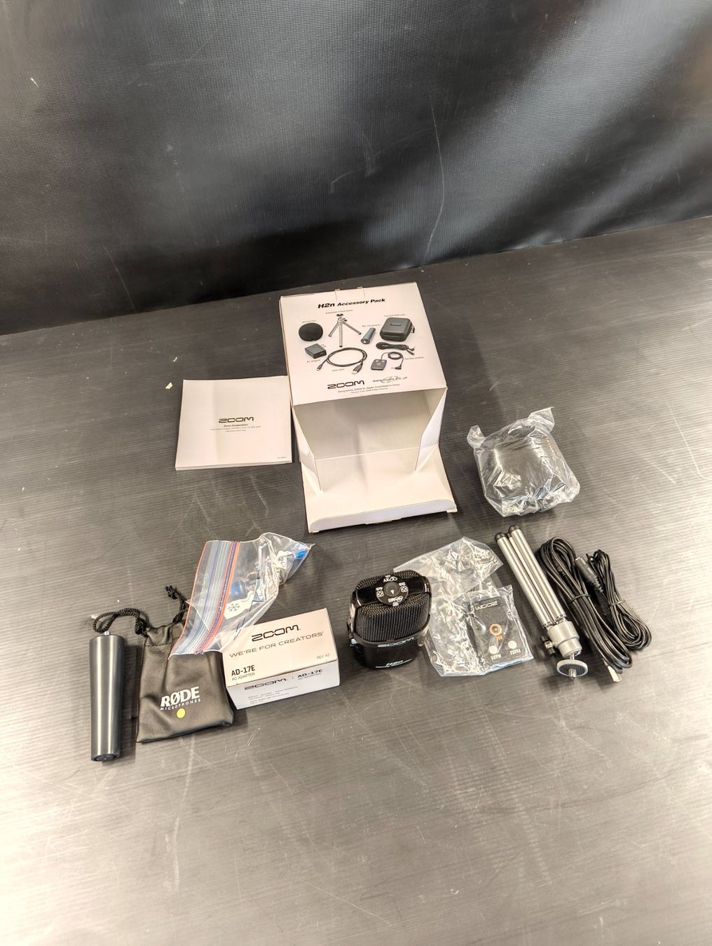 Zoom Registratori: H2n Accessory Pack ZOOM – Usato da Basel venduto da bk_brockibasel 1