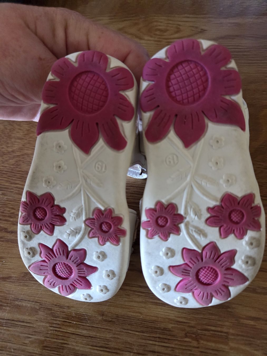 Schuhe für Jungen: Mädchen Sandalen – Neu (gemäss Beschreibung) aus Aarberg von chr_9v67 1