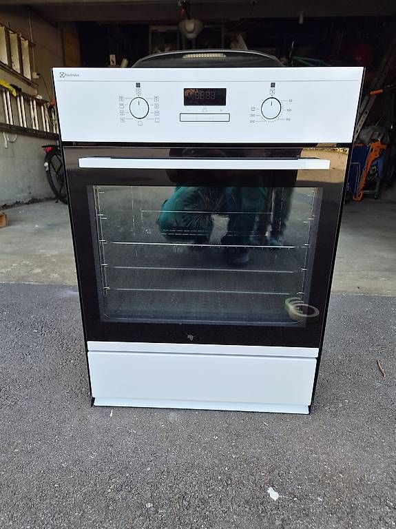 Electrolux Forni: Four Electrolux EB7L4WE – Usato da Botyre (Ayent) venduto da oli_89x7