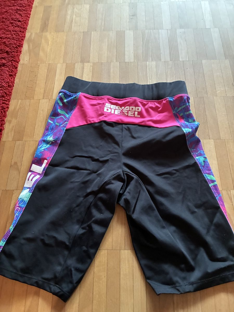 Diesel Pantaloni: Diesel schort Velo 🚲 – Usato da Laupen BE venduto da ole_l8gg 1