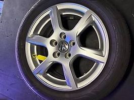 VW Alufelgen mit Reifen 195/55R15 85V 