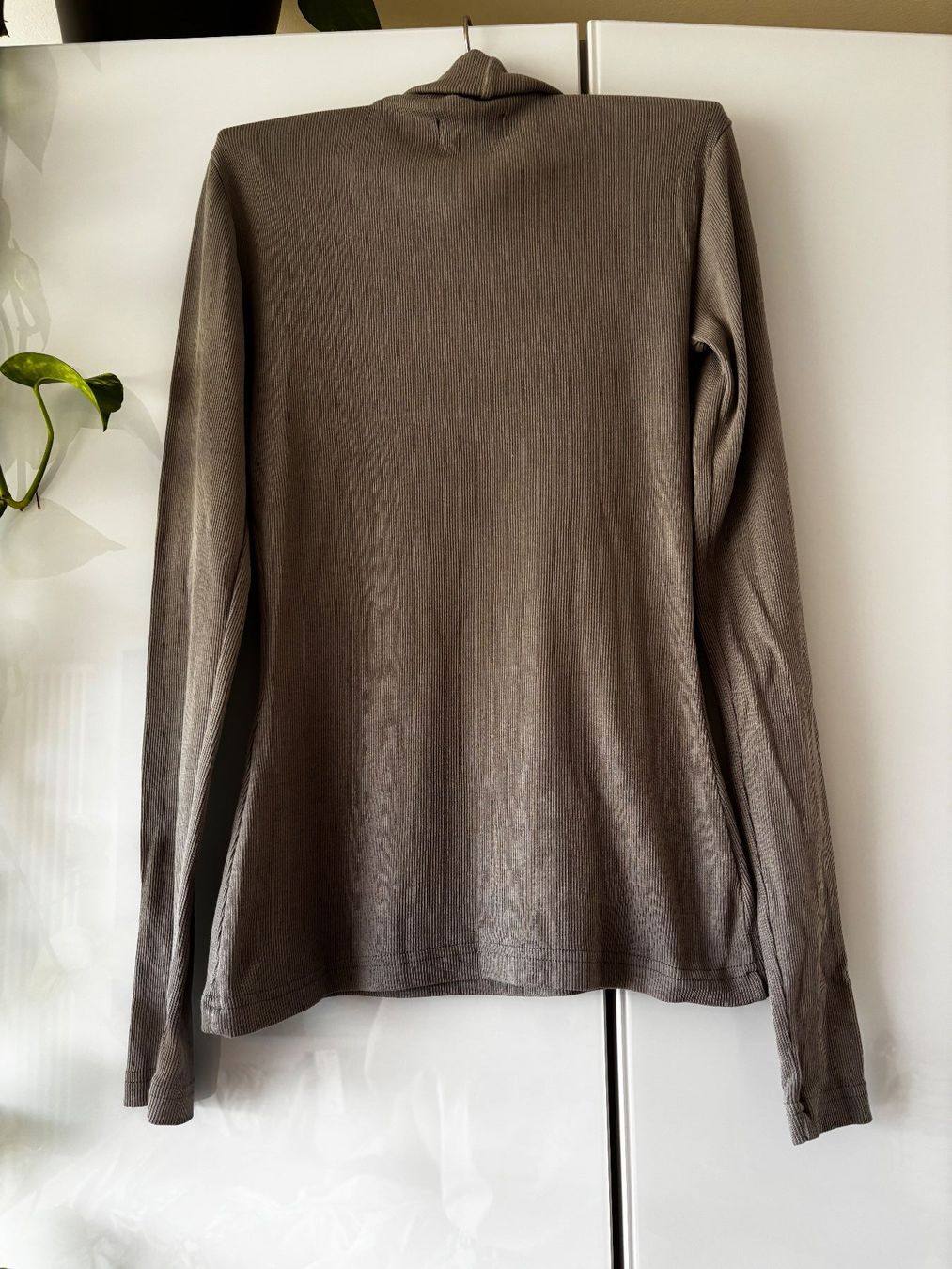 T-shirt: EVEN & ODD greiges Turtleneck-Shirt – Usato da Zürich venduto da missmodernage 2
