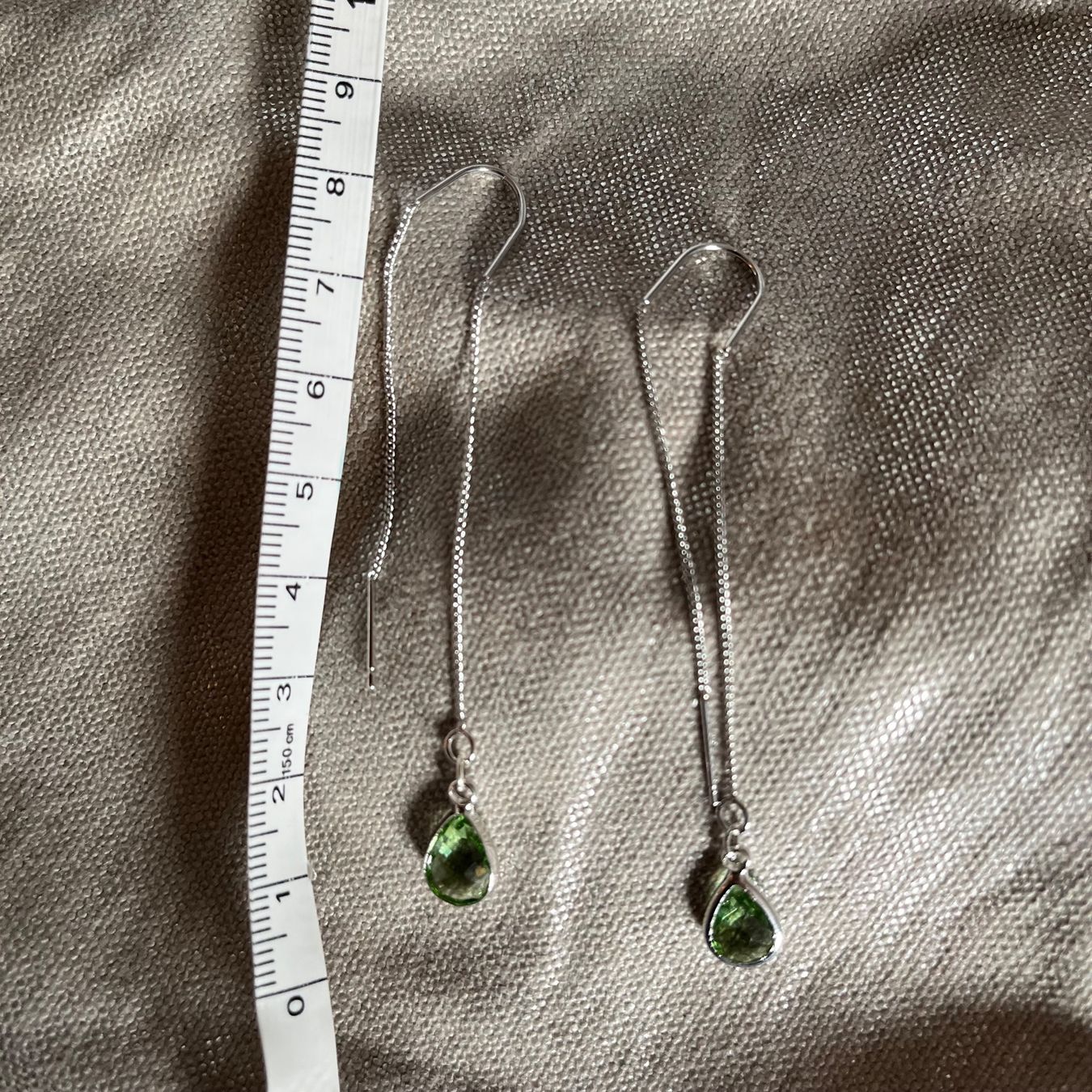 Orecchini pendenti & Orecchini a lobo: Boucles longues argent cabochon en verre vert clair – Nuovo e nell'imballaggio originale da Genève venduto da ct_fqr8 1