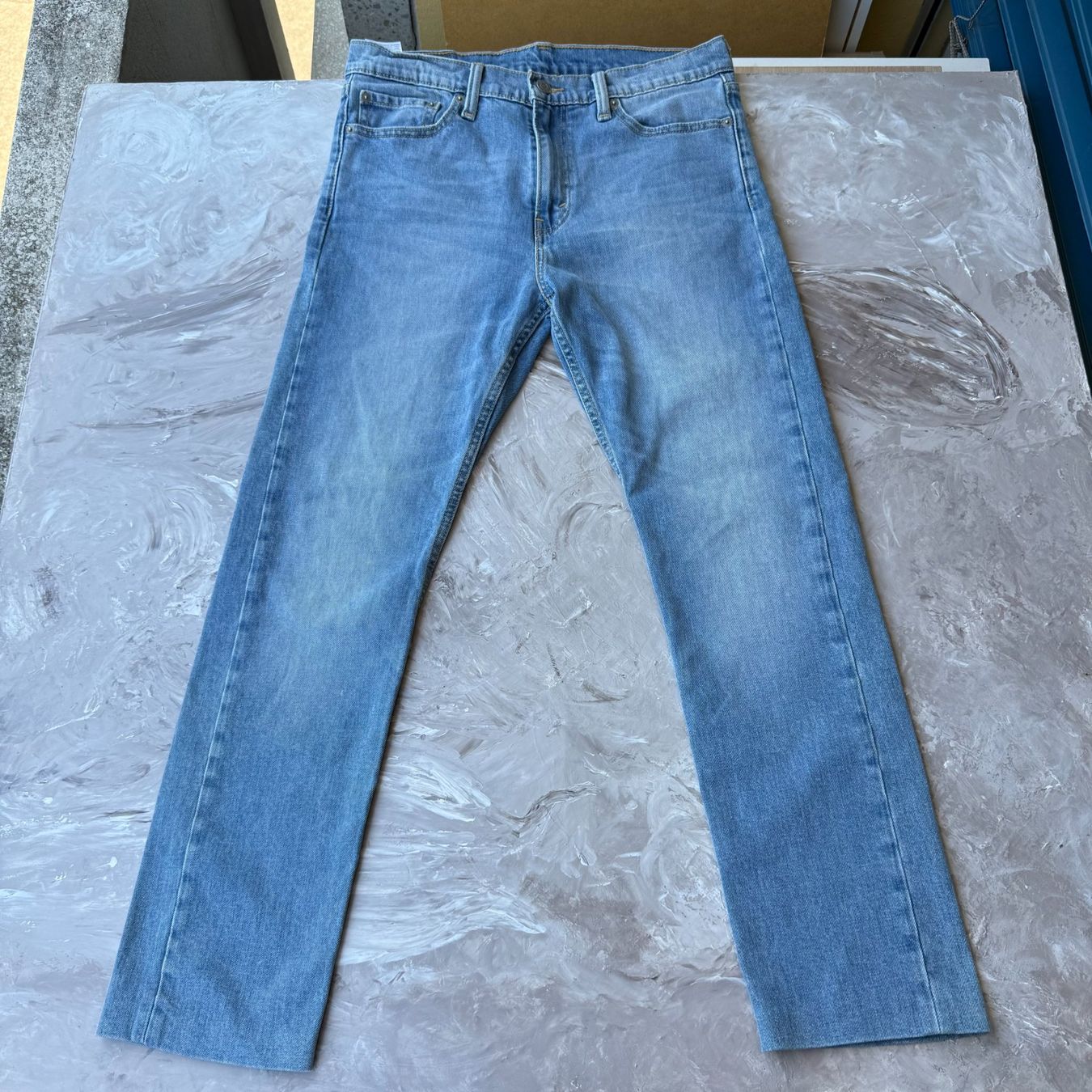 Levi's Jeans: Jean LEVI'S bleu clair délavé, coton, 32/32 – Usato da Thônex venduto da Suisse.Shopping 1
