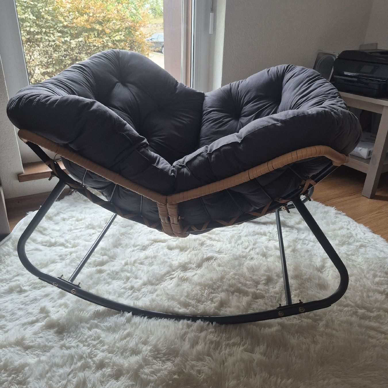 Poltrone: Fauteuil à bascule avec coussin gris, structure métal – Nuovo (secondo la descrizione) da Peney-le-Jorat venduto da corinne1975 1