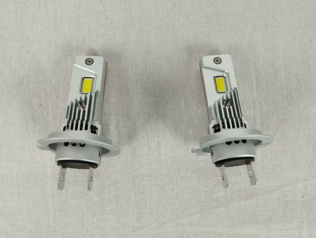 Fari: MOTORHOOK LION BEAM Autoscheinwerfer-Lampe – Usato da Schübelbach venduto da Restwert_Schubelbach 2