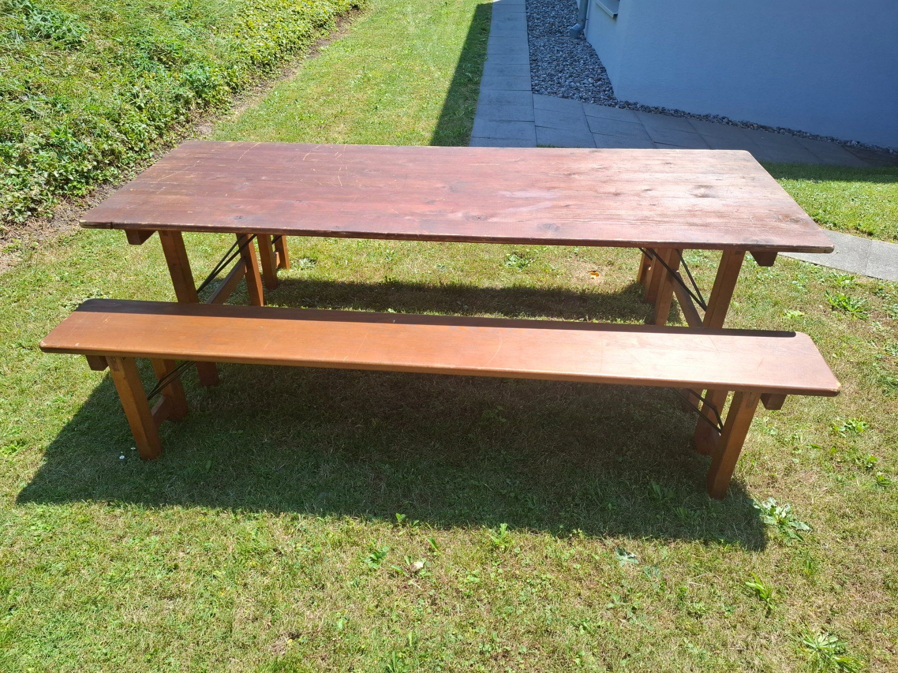 Set de table et chaises: Festbankgarnitur – D'occasion à Erstfeld par hasi1987 2