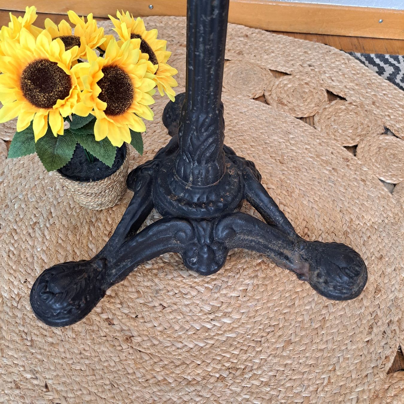Sonstiges antikes Mobiliar: 🌻Pied de table en fonte, table de bistrot / Tischbein – Gebraucht aus Petit-Lancy von ChezBerti 2