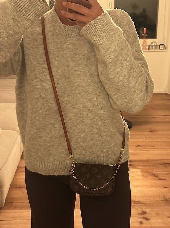 Borse da donna: Louis Vuitton Mini Pochette Accessoires – Usato da St. Gallen venduto da fla_j5jj 2