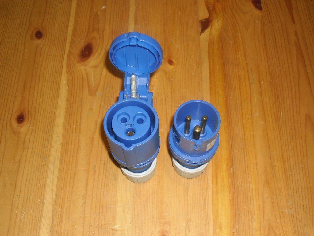 Spine: CEE Stecker und Kupplung, 250V, 16A, IP44 – Usato da Büren SO venduto da omsa 3