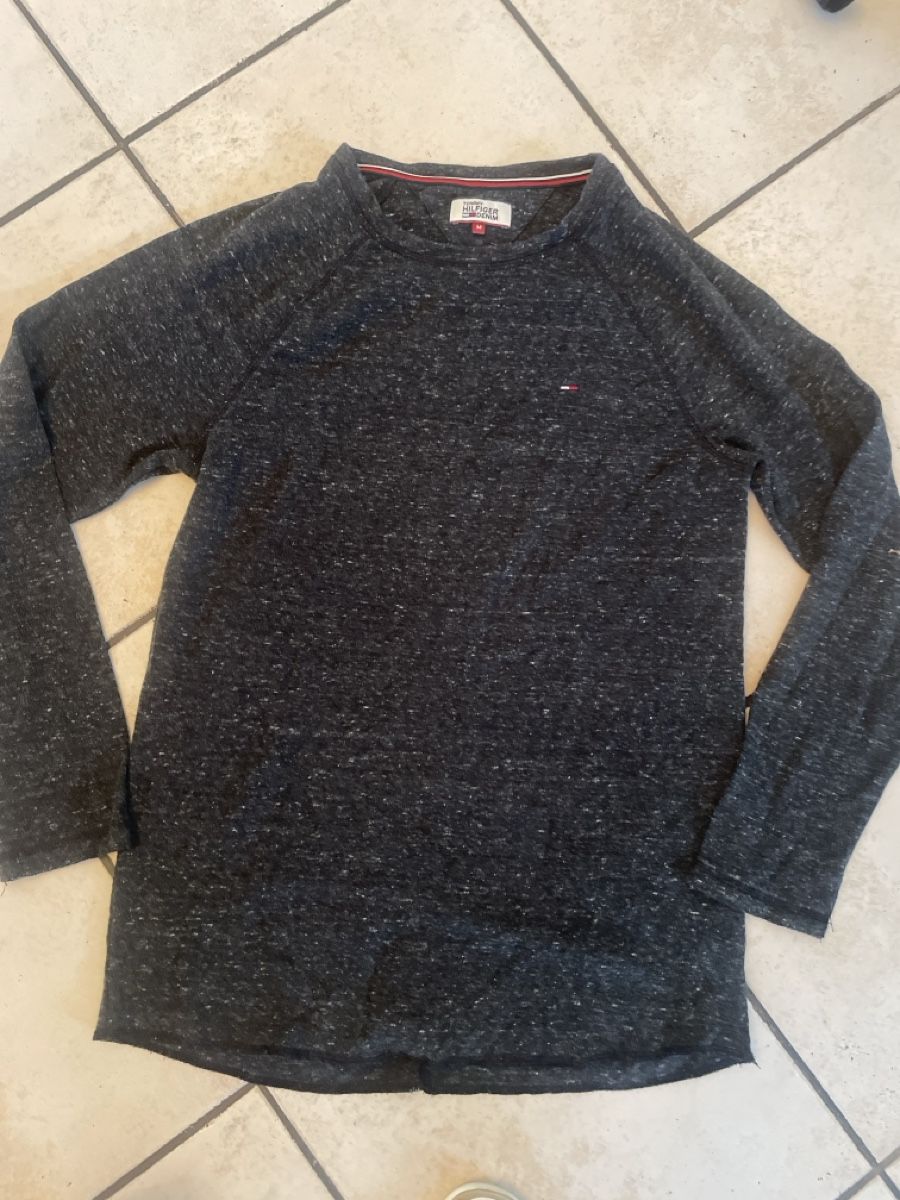 Tommy Hilfiger Pulls & Sweat-shirts: Cooler Tommy Hilfiger Denim Pulli Gr.M – Neuf (Voir description) à Obergerlafingen par cabo4