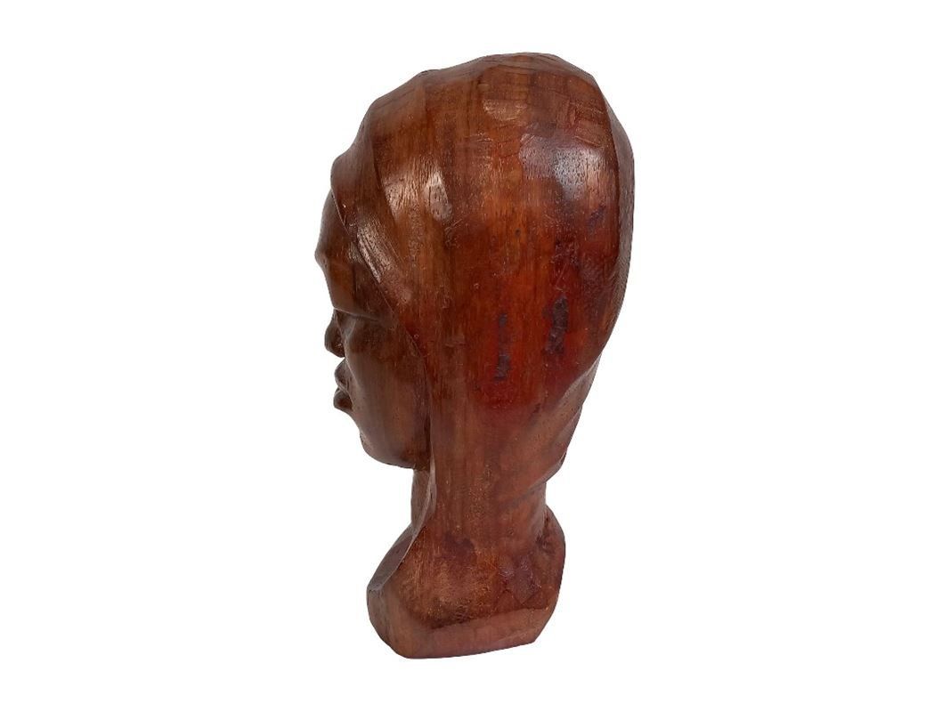Skulpturen & Statuen: Handgeschnitzte Holz-Büste einer Frau – Gebraucht aus Hünenberg von Restwert_Zug 1