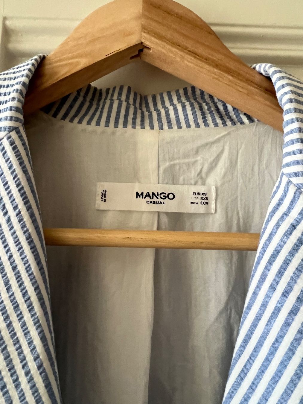 Mango Giacche: gestreifter Blazer von Mango – Usato da Luzern venduto da Soeuv 2