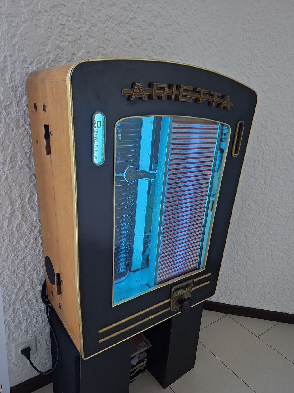 Jukebox: Jukebox Wandmodell Arietta 1956 – Usato da Rothenburg venduto da Nosta4