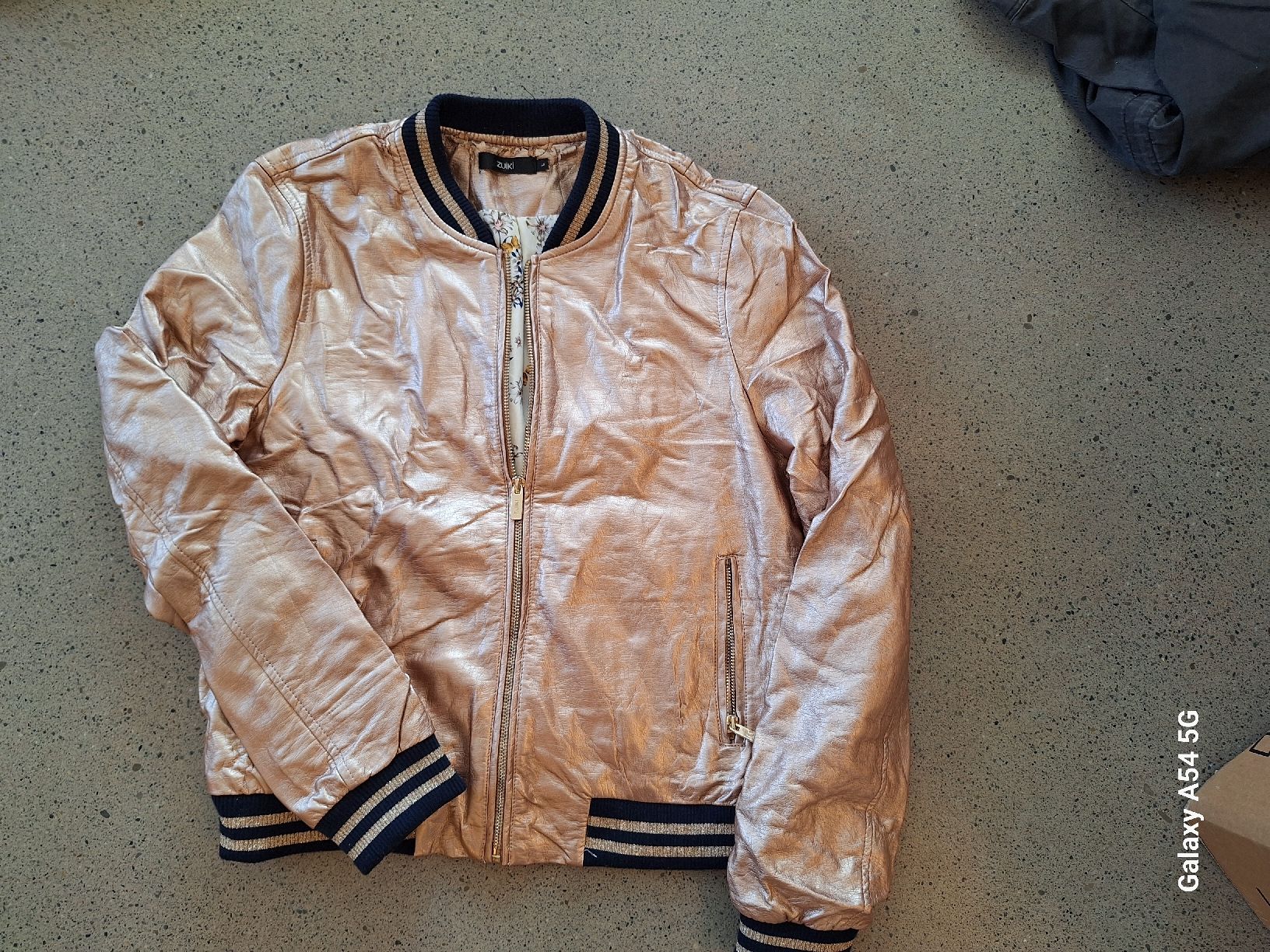 Giacche: Goldene Bomberjacke Gr. L Übergangsjacke – Usato da Zürich venduto da Lber2 1