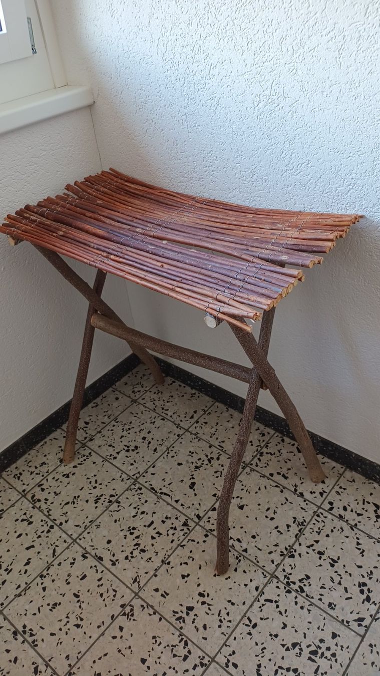 Pots de fleurs: Handgefertigter Tisch – D'occasion à Kloten par tre_5758 1