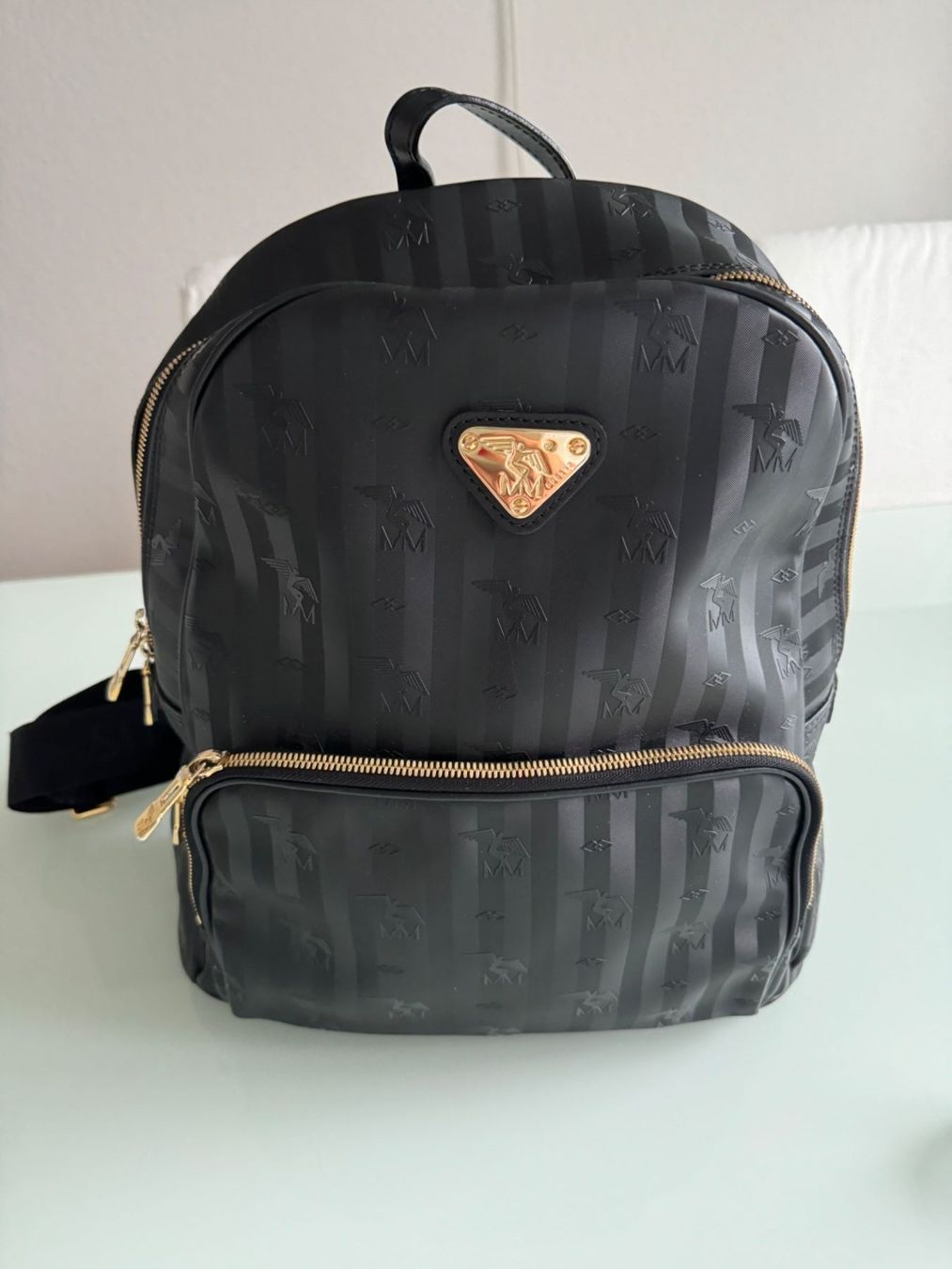 Maison Mollerus Zaini: Rucksack MAISON MOLLERUS classic schwarz/gold – Nuovo (secondo la descrizione) da Adliswil venduto da atram57 5