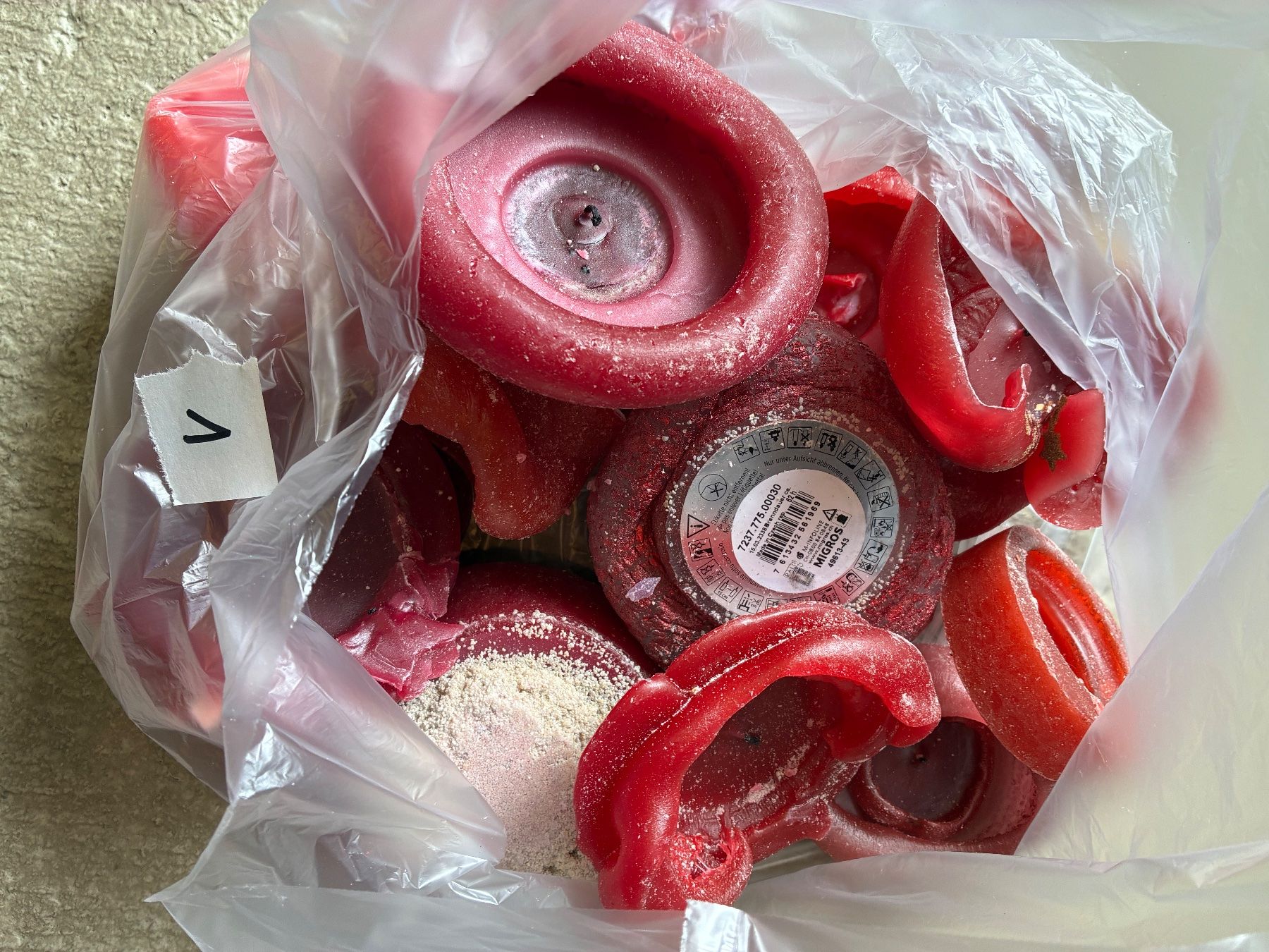 Candele: Kerzenwachs Reste, rot ca .2 Kg – Usato da Zäziwil venduto da lolek01
