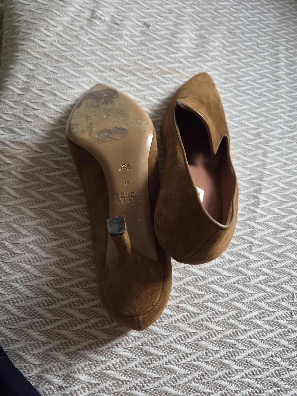 Bally Chaussures femmes: BALLY schöner Wildlederpumps Gr.41 – Neuf (Voir description) à Frenkendorf par Moon111 3