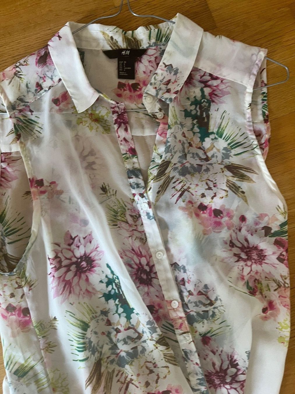 H&M Camicette: H&M leichte Bluse Top Blumen 🌺 – Usato da Zürich venduto da kleinesgrau 2