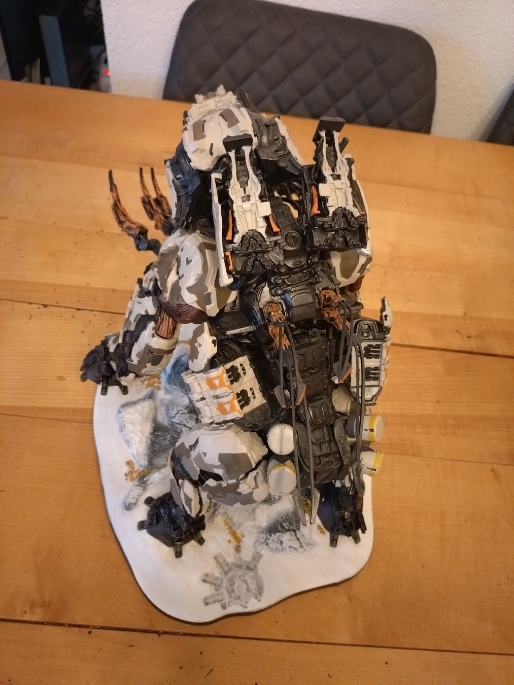 Figuren: Horizon Forbidden West: Bebenzahn Figur  – Gebraucht aus Einsiedeln von Warlight 2
