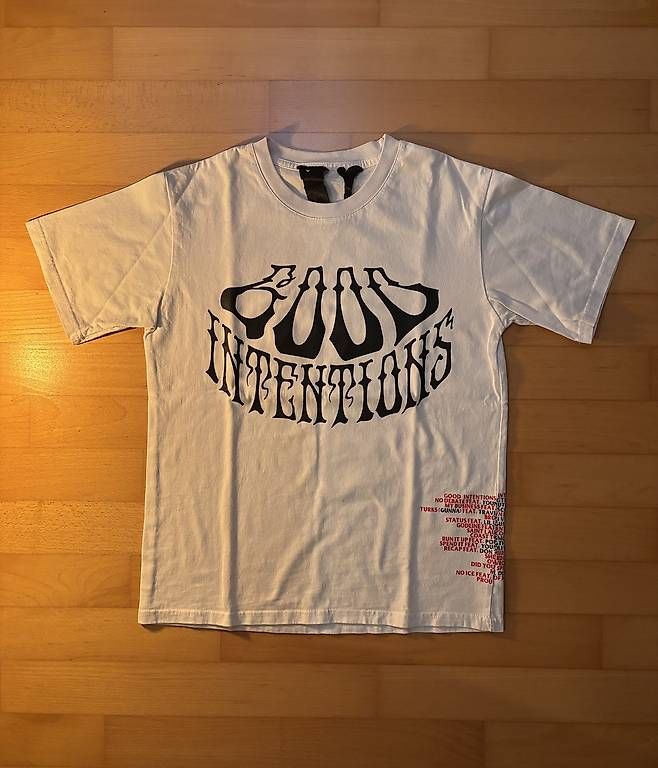 T-shirt: Vlone Tshirt – Usato da Beckenried venduto da ema_t6cf