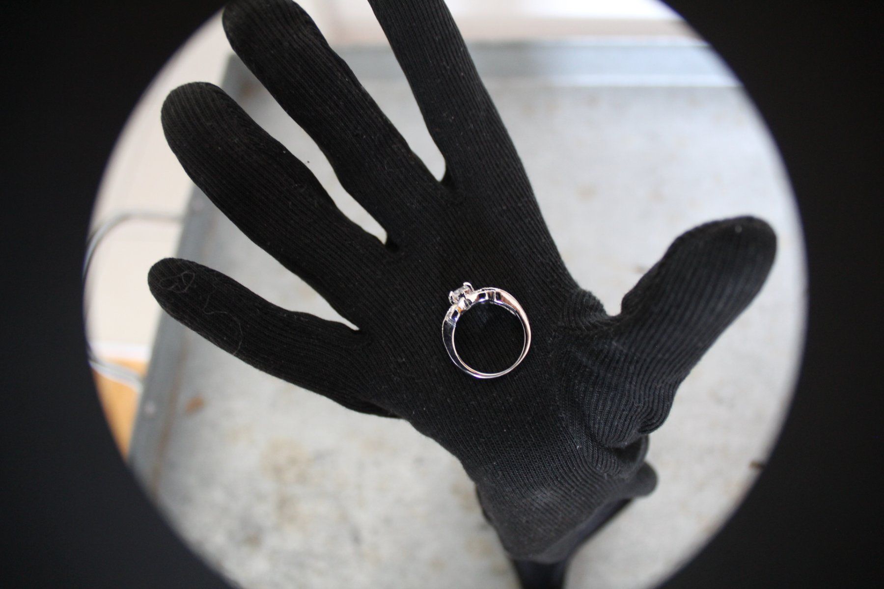 Anelli: Ring mit Strasssteine , Gr.53 - 16.9 – Usato da Locarno venduto da madame-tus-sauds 7