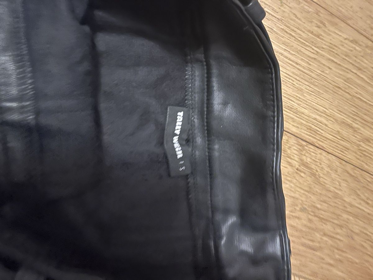Lotti di vestiti: Kunstleder Hose und Rocks neuwertig – Nuovo (secondo la descrizione) da Olten venduto da sae_82z2 9