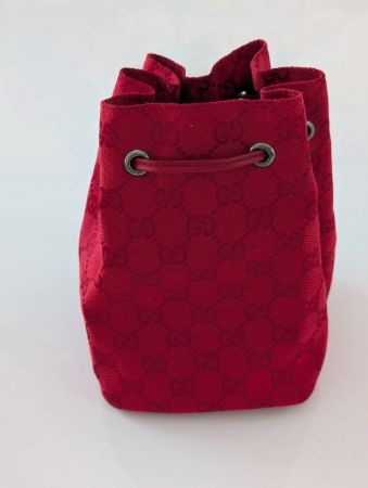 Gucci Beutel in Rot mit GG-Muster - 13 cm x 20 cm