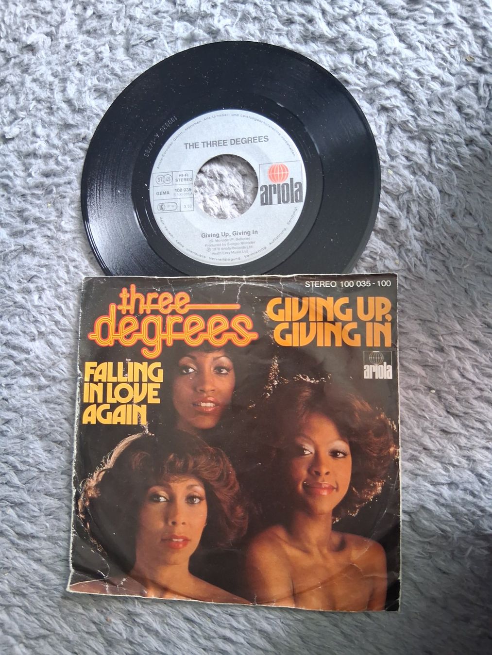 Dischi in vinile: THE THREE DEGREES     GIVING UP, GIVING IN     7NER SINGLE – Usato da Wetzikon ZH venduto da Ramones01